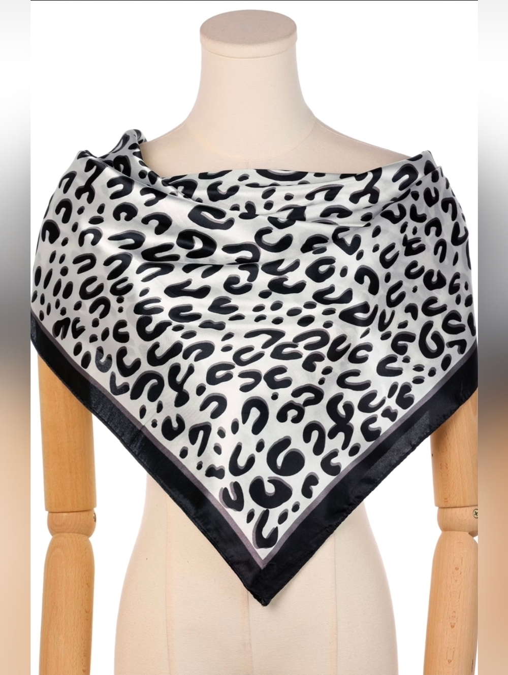 Women Leopard Print Square Satin Scarf, 35" Large Head Wrap Scarves Bandanda - Picture 2 of 4